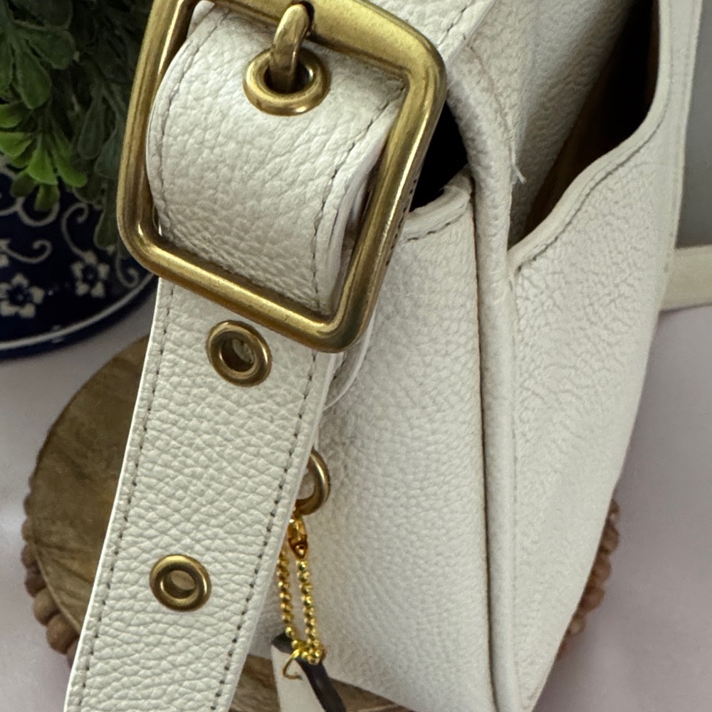 Coach Limited Edition Rambler’s Legacy Bag Elegant Cream Pebbled Leather - Picture 6 of 11